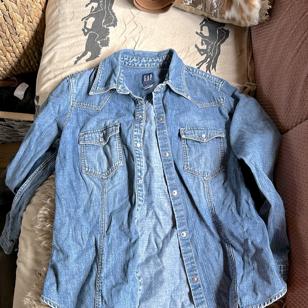 Denim pearl snap